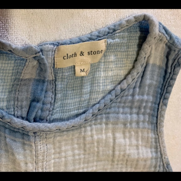 🔥4//$15🔥 Tanktop - Picture 1 of 3